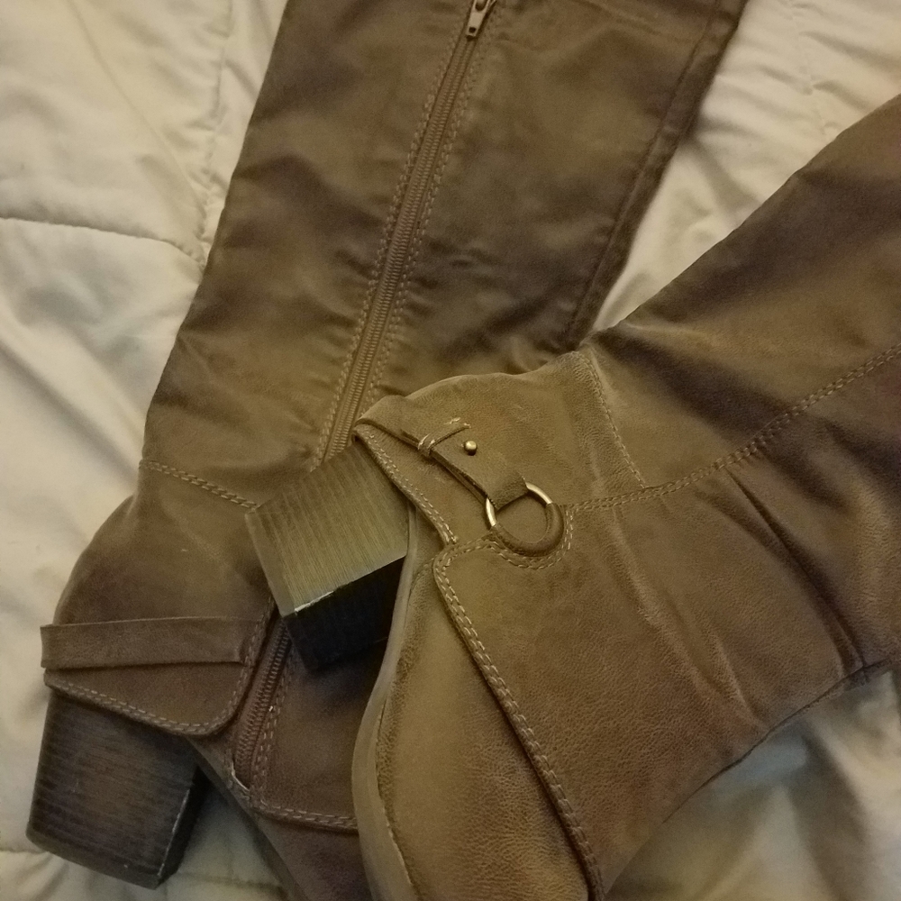 Fergalicious womens boots